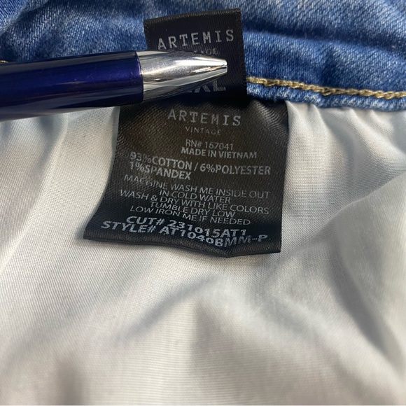 Distressed Denim Women Shorts - Picture 5 of 16